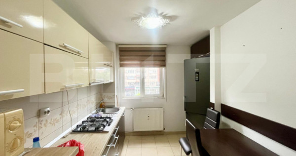 Apartament decomandat de vanzare, etaj 2, zona Dacia