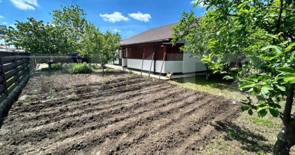 Casă individuală cu teren 590 mp, garaj și livadă &ndash; Vo