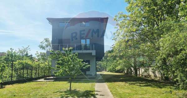 Casă / Vilă cu 5 camere de v&acirc;nzare Alexandriei/Ion Conea