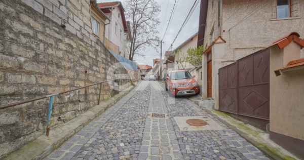 Casă individuală de &icirc;nchiriat | Șchei, Str. Măcin nr. 7