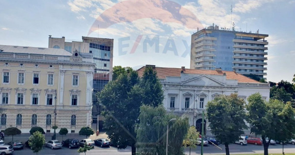 Apartament ultracentral 62 mp cu 2 ferestre spre bulevard