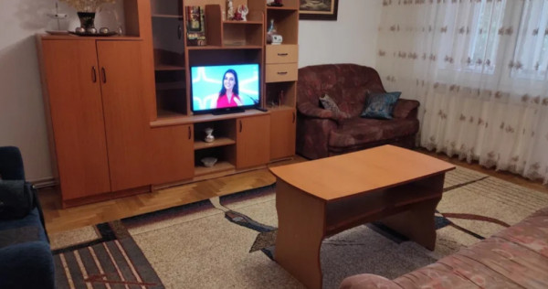 Apartament 4 camere, decomandat - zona Noua