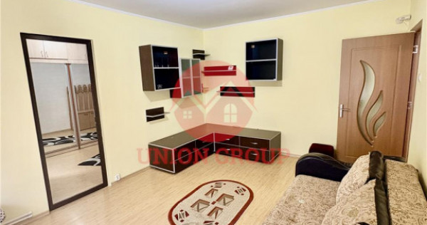 Apartament 3 camere semidecomandat N#259;vodari