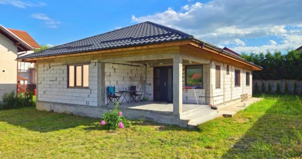 CASA PE PARTER IN BUJORENI - LINISTE, CURTE SI VEDERE SPRE VF. COZIA