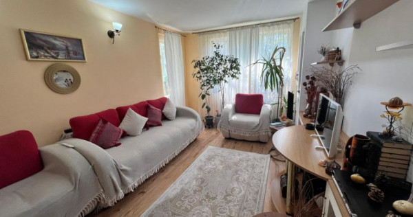 Far apartament 3 camere decomandat etaj 1 loc parcare