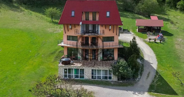 Pensiune la cheie de vanzare | 10 camere | Sacele, Brasov...