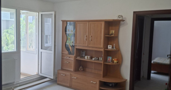 Apartament 2 camere, 48 mp, semidecomandat, mobilat și util
