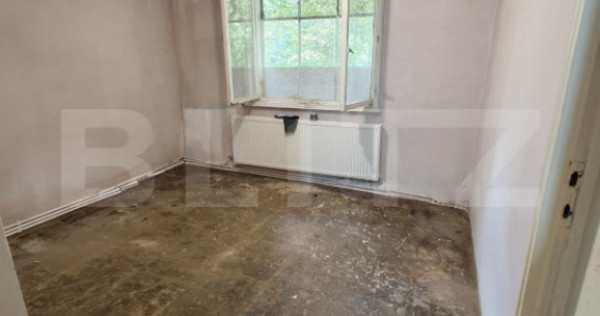 Apartament cu 2 camere la parter- nerenovat, 49,5 mp, zona C