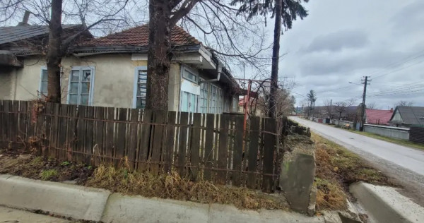 Dolhestii mari Suceava casa batraneasca cu teren 1700mp