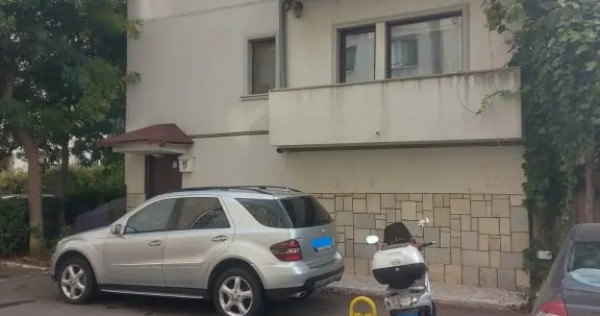 Vila Faleza Nord proprietar