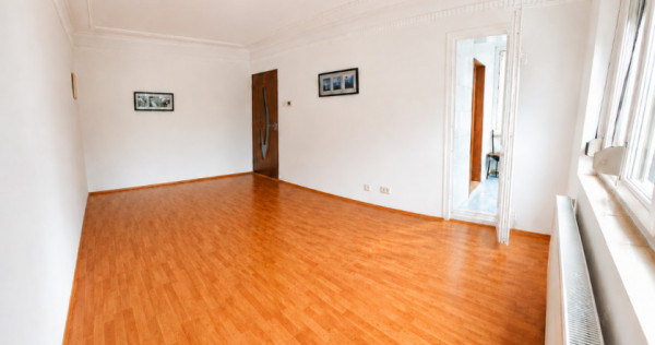 Apartament 3 camere Micro 21, etaj 2/4
