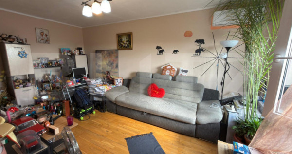 Apartament 3 camere, 64 mp, zona Penes Curcanul