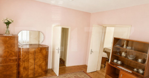 Casă individuală, 280 mp, teren 627 mp, zona Fratelia