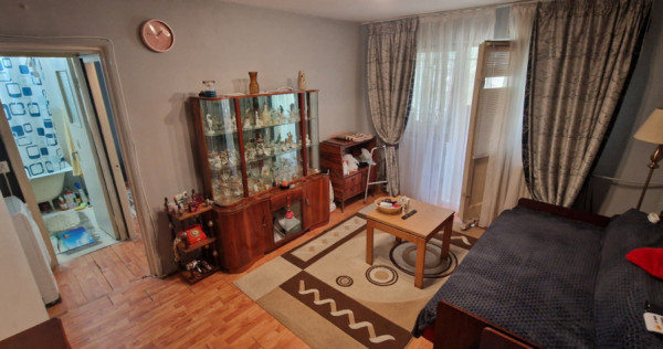 Apartament 2 camere, 41 mp, zona Craiovita Noua
