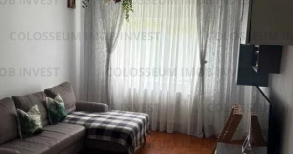 Apartament cu 3 camere, decomandat - zona Racadau