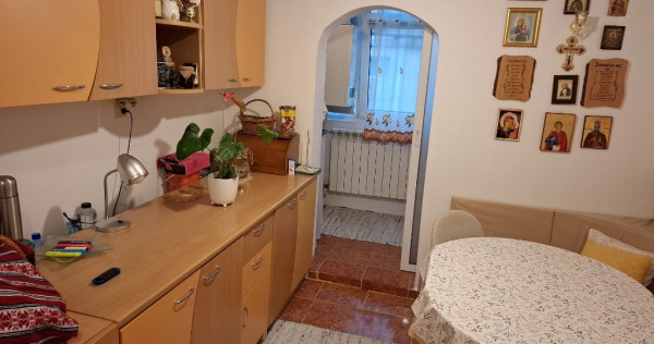 Poarta 6 , 2 camere semidecomandat