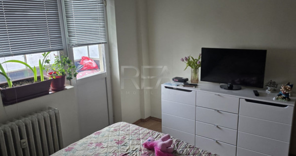 3 camere, et 7/10, 74 mp, bloc 1979-Pacii, Str Barsanesti