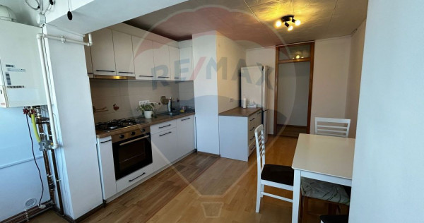 DE INCHIRIAT: Apartament cu 2 camere zona Hotel Europa