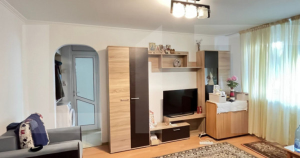 Apartament de vanzare, 2 camere, mobilat - zona Primăverii