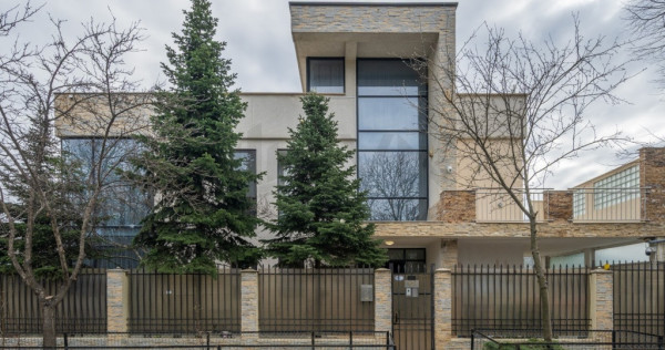 Casa moderna cu influente mediteraneene l Jandarmeriei