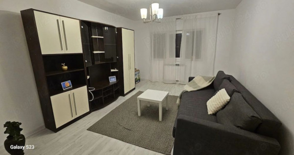 De inchiriat apartament 2 camere, Piața Centrală, et. 4...