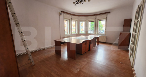 Spatiu birou de inchiriat, 230 mp utili, zona Centrala