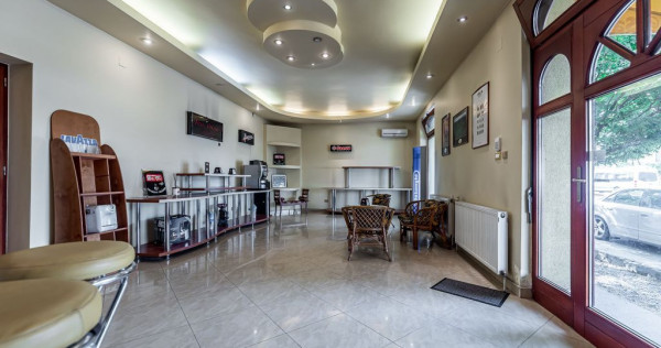 Imobil versatil D+P+E+M | Arteră principală Arad | Curt...