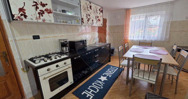 Casa 4 camere Central