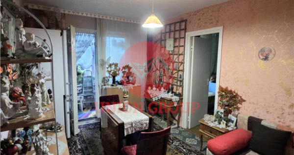 Apartament 3 Camere, Semidecomandat, Zona Piata Amzacea, Eta