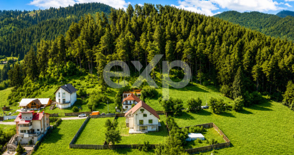 Vilă l&acirc;ngă pădure, cu vedere panoramică spre oraș | S?
