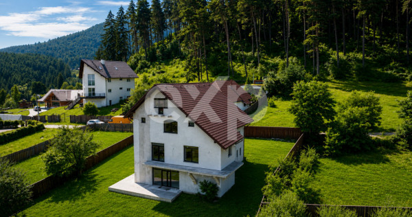 Vilă l&acirc;ngă pădure, cu vedere panoramică spre oraș | S?