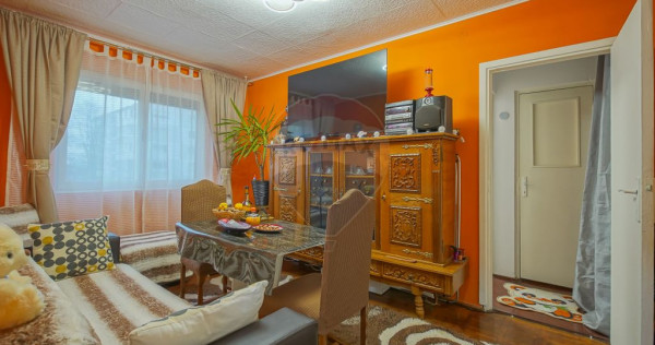 De v&acirc;nzare apartament 2 camere, etaj 1, Electroprecizia