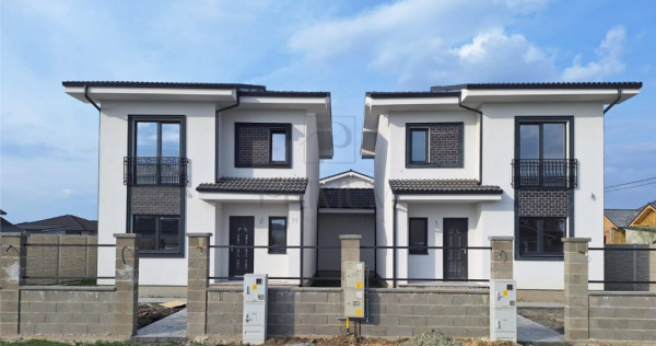 Duplex separat prin camera tehnica - toate utilitatile - sup