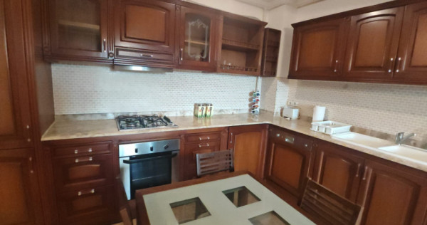 Apartament 2 camere de v&acirc;nzare &icirc;n Mamaia - vedere spre ră