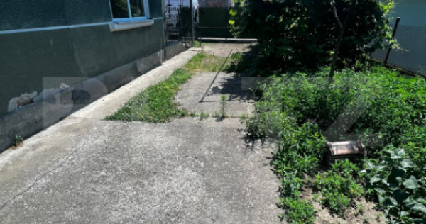 Casă individuală, 74 mp, teren 935 mp, zona S&acirc;ncraiu de M