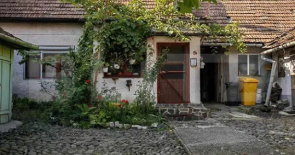 Casă de v&acirc;nzare, 59 mp, zona Centru - Reghin