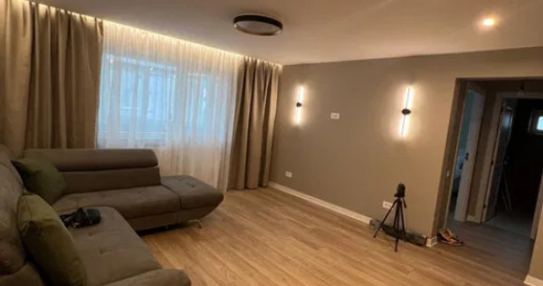 Apartament Cu 2 Camere Semidecomandate Zona George Enescu