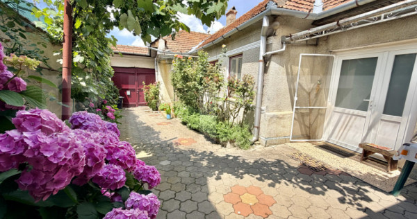 Casă 4 camere, 100 mp, garaj, beci și grădină, zona Cind