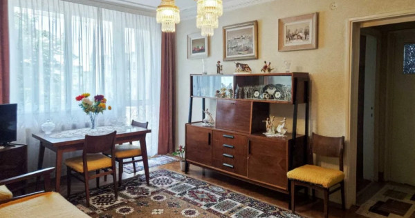 Apartament 3 camere, etaj 3/4, centrală proprie și izolație &ndash; Mazepa 1