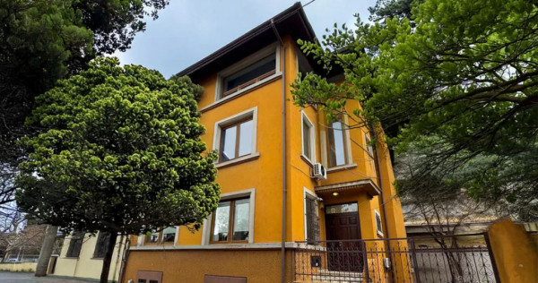 Victoriei - Berzei |Vilă interbelică | 5 camere | 190mp |