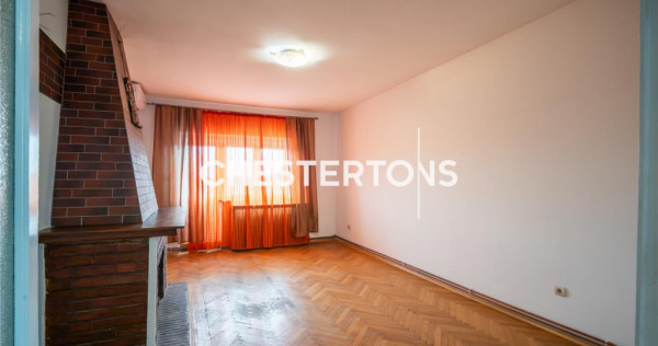 Deasupra orasului - apartament de cu terasa, semineu si pov