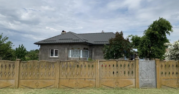 V&acirc;nd 2 case și teren 1.500 mp Preț negociabil