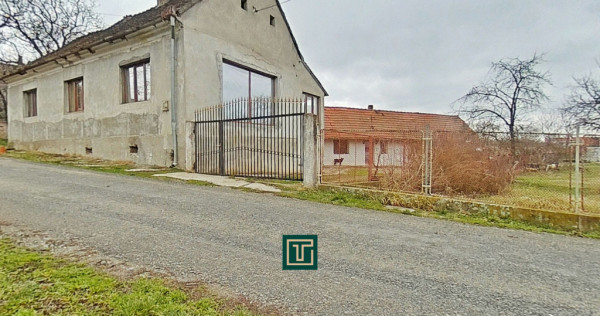 Casă de v&acirc;nzare cu 4 camere &icirc;n Zăbrani, teren 578 mp, fr