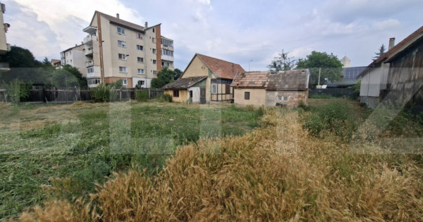 Teren de inchiriat pt. activitati comerciale, zona centrala