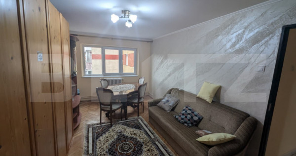 Apartament cu 2 camere, decomandat, 55 mp, 2 bai, zona Cetat