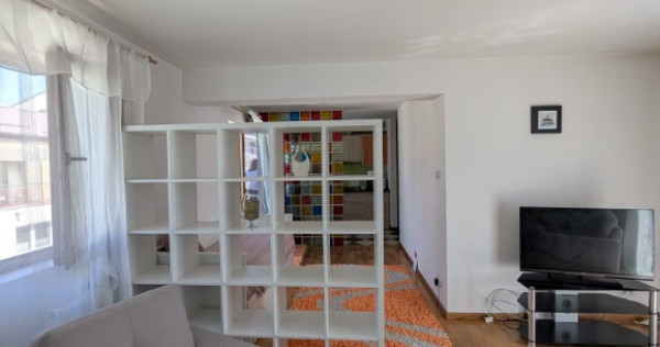 Apartament 44mp, mobilat, garaj, zona Primariei Floresti