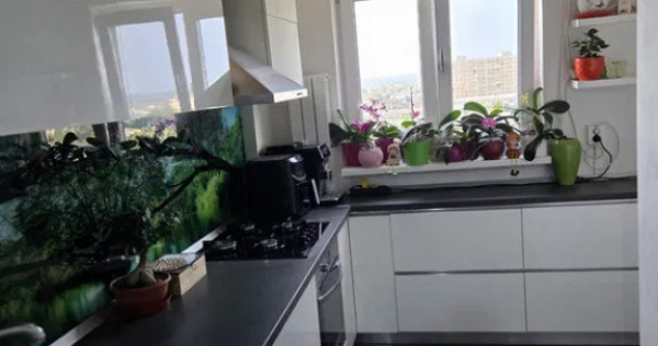 Decamandat 48 m&sup2; utili 2 camere, Cl. Bucuresti, Rotonda
