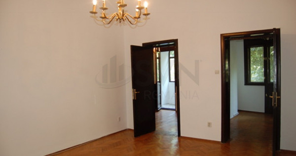 Apartament 4 camere Primaverii