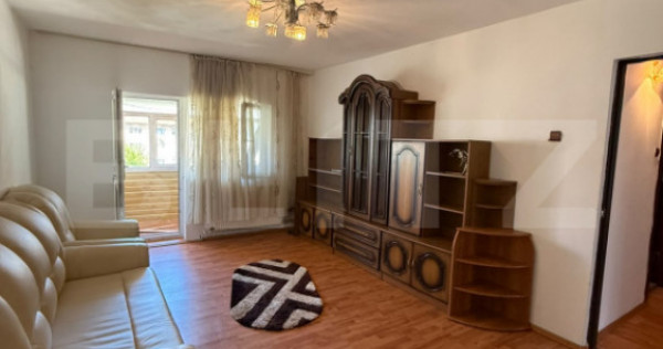 Apartament 3 camere, decomandat, zona Centrală