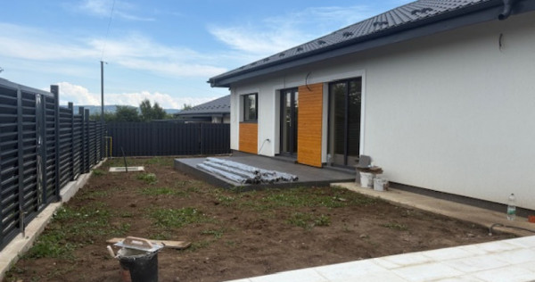 Locuinta premium! Casa single,4 camere,2 bai,teren 450mp,vie